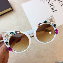 Load image into Gallery viewer, New Flower Cat Eye Sunglasses Luxury Women Sun Glasses Beach Crystal Rhinestone Eyewear Sunglasses